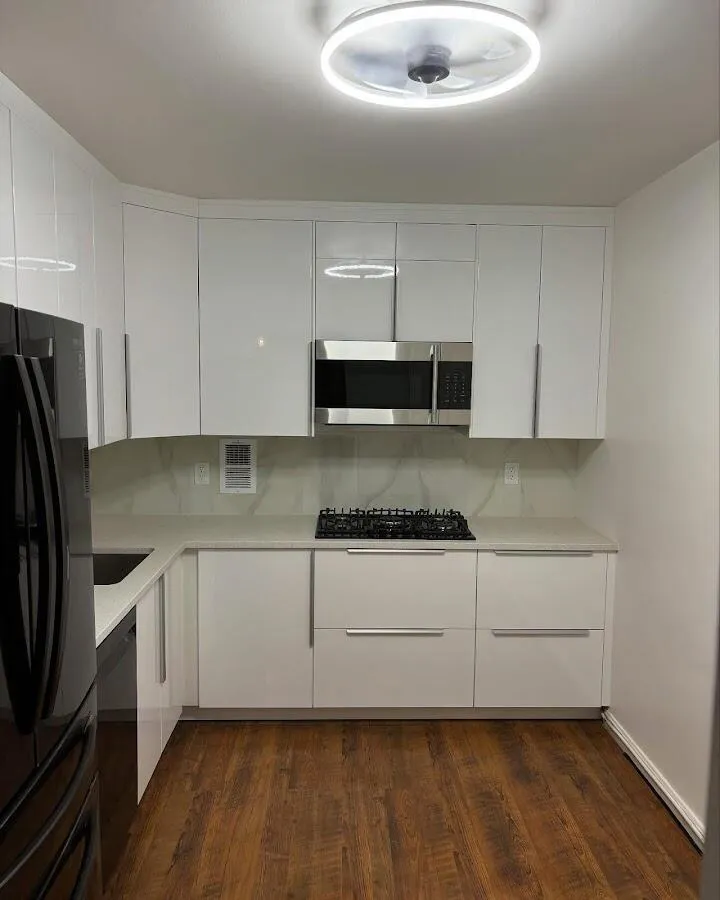 Renovated kitchen with quartz countertops in Dundee